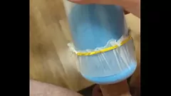 Redare Masturbare de casă cu o lanternă puternică