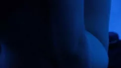 Jouer Massage sensuel à la lumière noire de Gigi Breeze : un prélude de désirs cachés