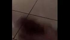 Jouer Lipe masturbatinkle et ce sperme
