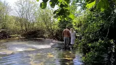 Redare Cuplu prins nenorocit în aer liber: blondă primește anal și muie