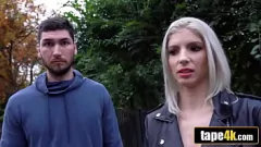Jouer La ragazza europea Missy Luv viene pagata per il sesso hardcore con la fica con lo sconosciuto Dean Van Damme