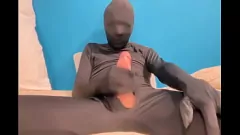 Redare Masturbarea senzuală solo în corpul negru
