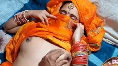Reproduzir Primeira parte do casal indiano quente em lua de mel: Karwa Chauth Special