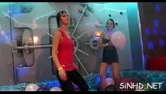 Oynat Ag grup seks videosunu yayınlayın