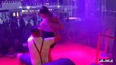 Abspielen Öffentliche Orgie-Party mit Victor Bloom