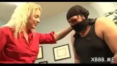 Oynat Anormal etekler ve hercai menekşeler oldukça fazla eğleniyor