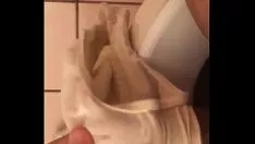 Reproduzir Minha cunhada calcinha gostosa gozava