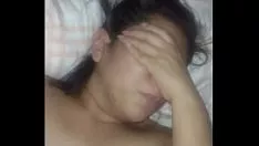 تشغيل المرأة المتزوجة تبكي