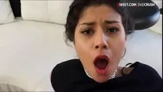 تشغيل جنس بينيلوب تهتز القصب يحصل على شعرها الناعم مصفوعًا