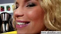 Reproduzir Menina da capa missy usa todos os tipos de assuntos para ela-bop vid-23